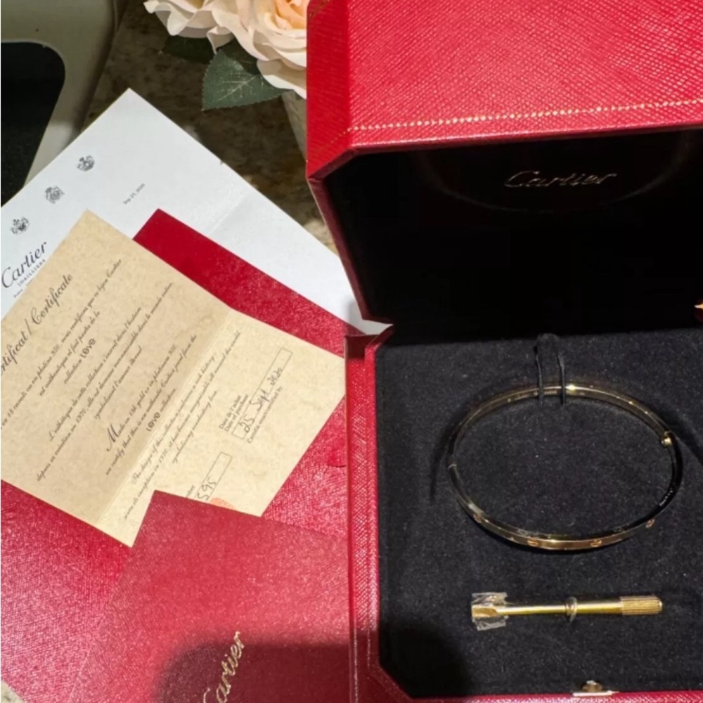Cartier Cartier Love Bracelet 18kt yellow gold size 19